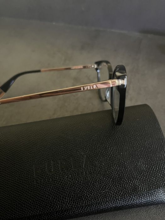 Очила Furla - черни с златна рамка