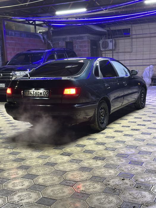 Carina E 1994 года 1.6 обьем