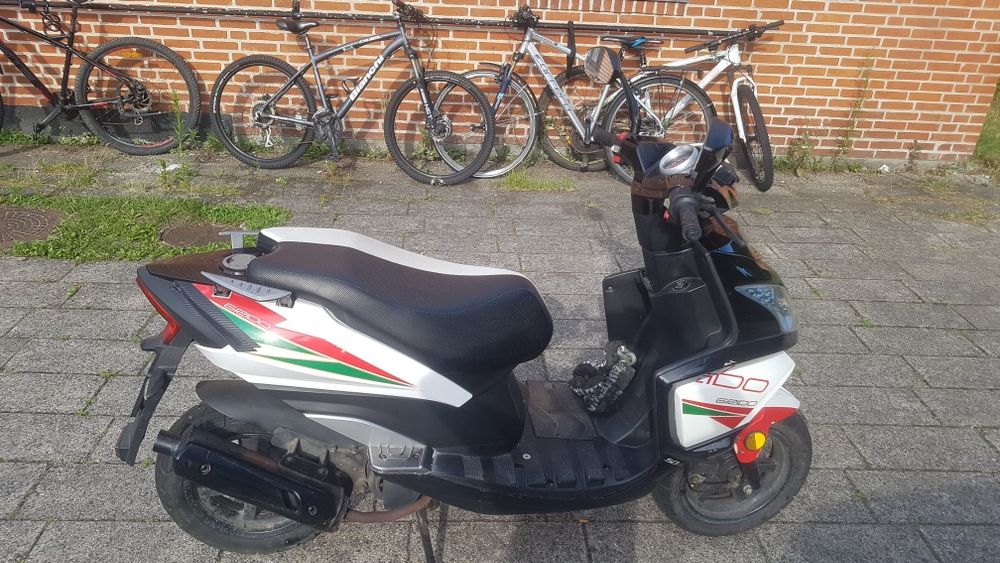 Scuter VGA GRIDO 45/km