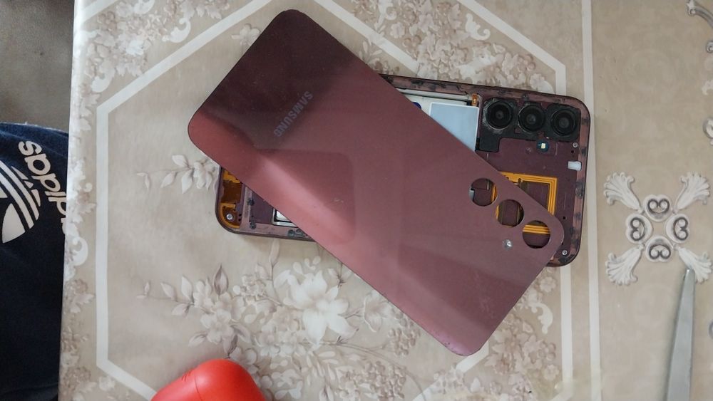 Samsung a24 ,Redmi note 8 pro , Iphone Xs