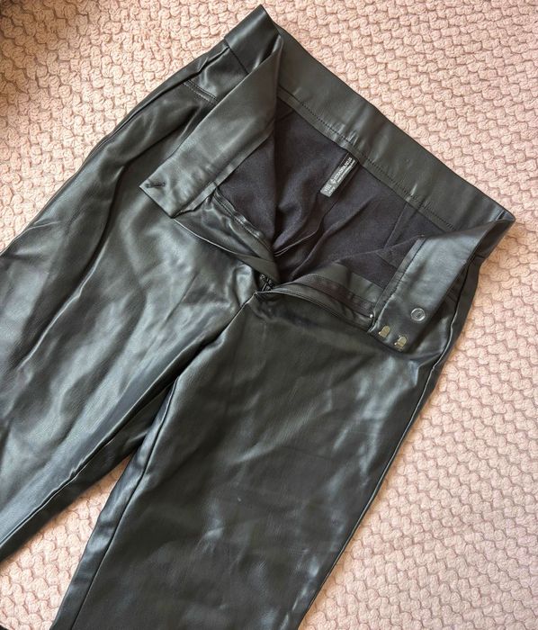 Кожен панталон Stradivarius