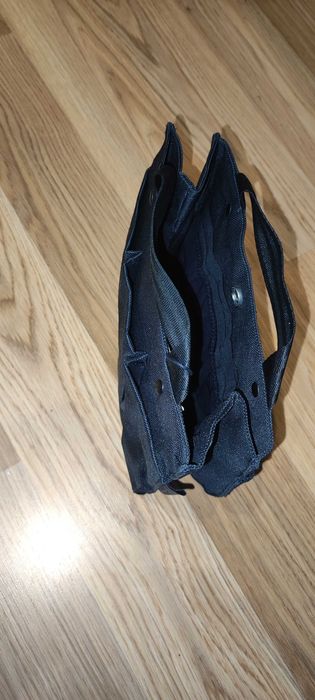 INBAG органайзер за чанти с много джобове в елегантен дизайн.