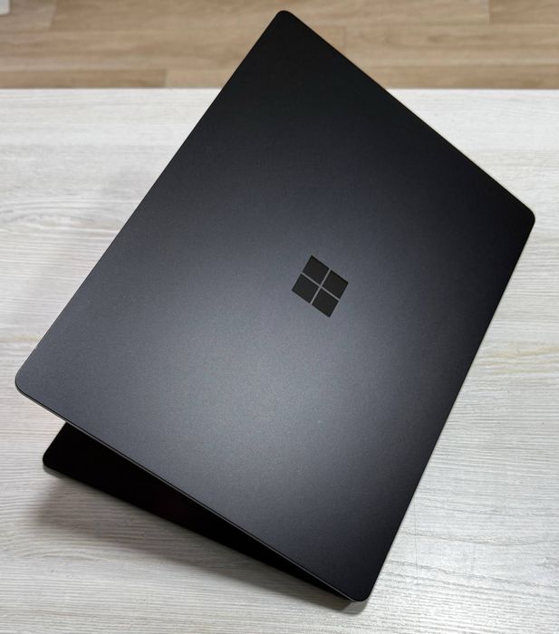 Microsoft Surface Laptop 5 black edition 
Black edition
