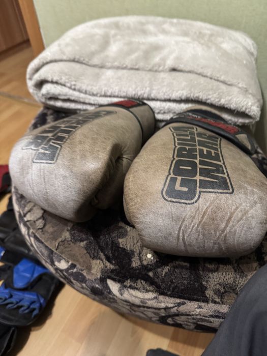 Форма мма перчатки шлем