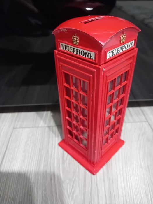 Pusculita cabina telefon UK