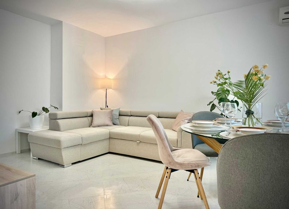 Дава се под наем Двустаен апартамент в Пловдив, Център - 62 кв.м за 475 € - Снимка #1