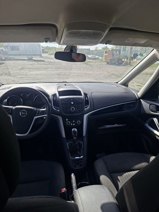 Dezmembrez Opel Zafira C 2.0  diesel 96 KW 130cp cod motor A20dt