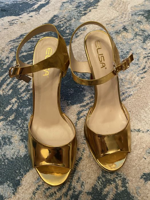 Продаются туфли женские