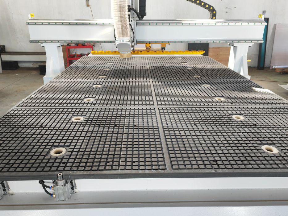 Фрезерный станок с ЧПУ