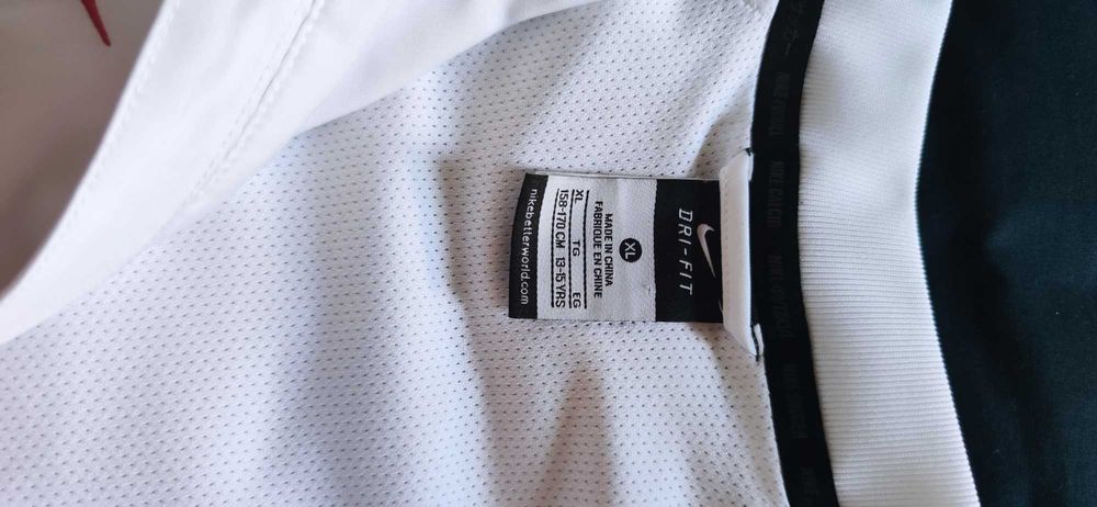 Яке - Nike - Manchester United