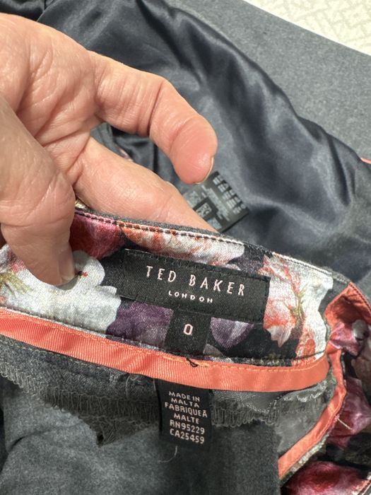 Ted Baker  костюм ,панталон и сако