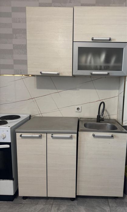 Кухенный гарнитура и плитка продается