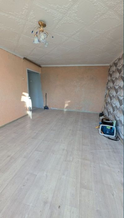 Продам на 7 районе полуторку