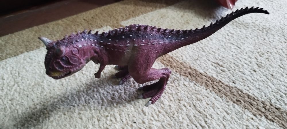 Продам карнотавра