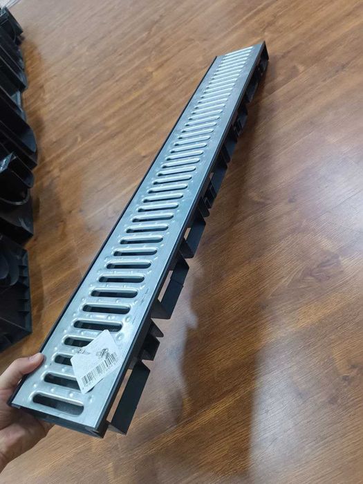 Стальная штампованная решетка SteeStart + пластиковый лоток