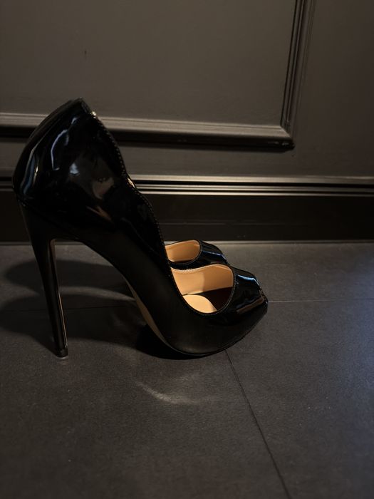 Обувки тип louboutin