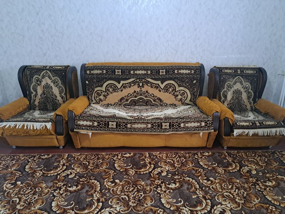Мягкий уголок, диван и кресло