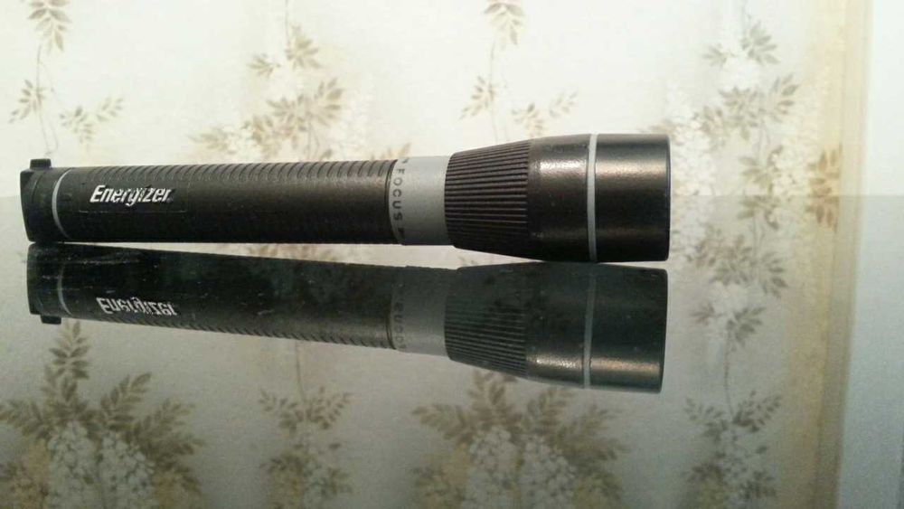 Фонарь  - фирменный фонарик Energizer