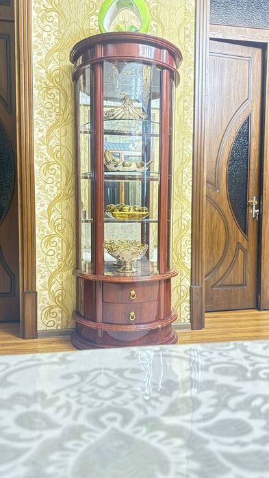 Стенкалар ва уголог стенкалар сотилади,оризор махаллада турибди янгида