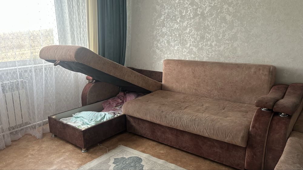 Срочно продается диван+кресло
