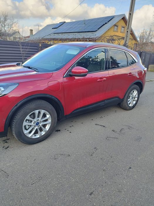 Ford Kuga Titanium x 225CP plug in hibrid
