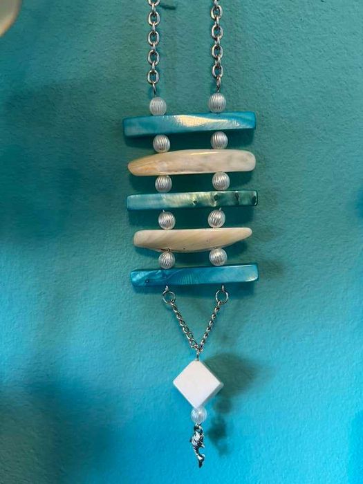 Комплект колие и обици в синьо и бяло с рибки модел 66