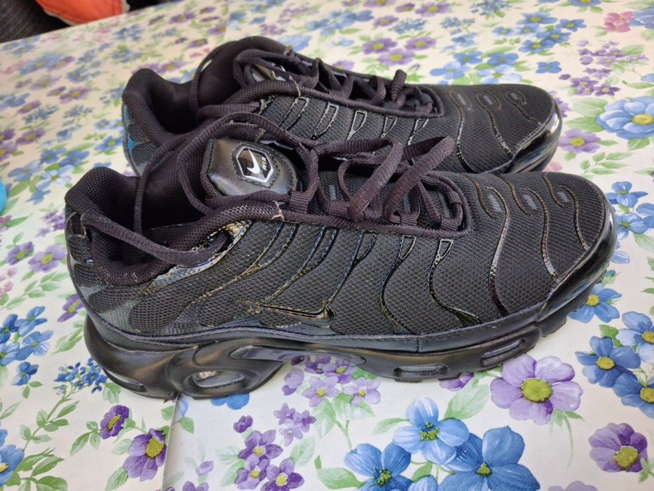 Vând adidași Nike TN deoarece i-am cumpărat cu o mărime mai mica(41)