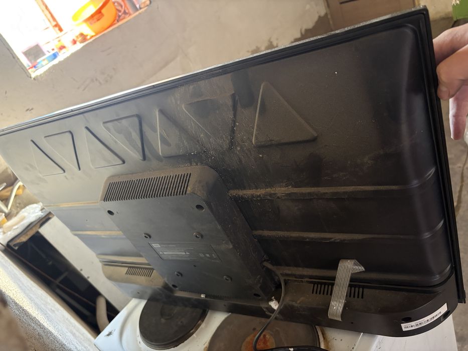 Продам телевизор сломанный экран