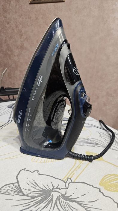 Паровой утюг Braun SI9682DB | Быстрый нагрев и мощный пар