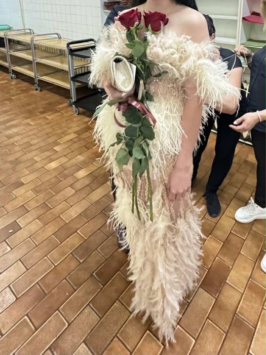 Продавам бална рокля