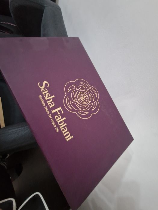 Шлепанцы белые кожанные