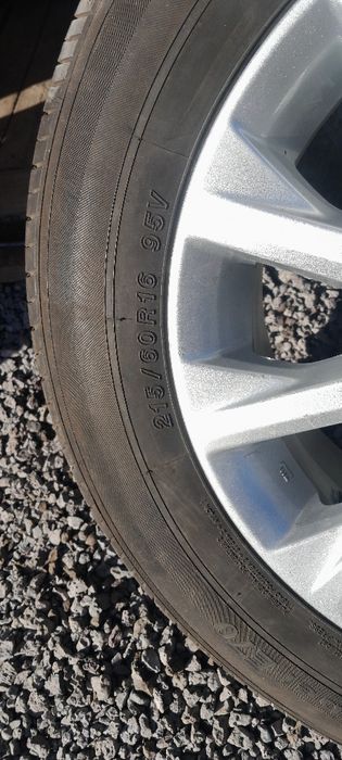 Продам запаску 215/60 16