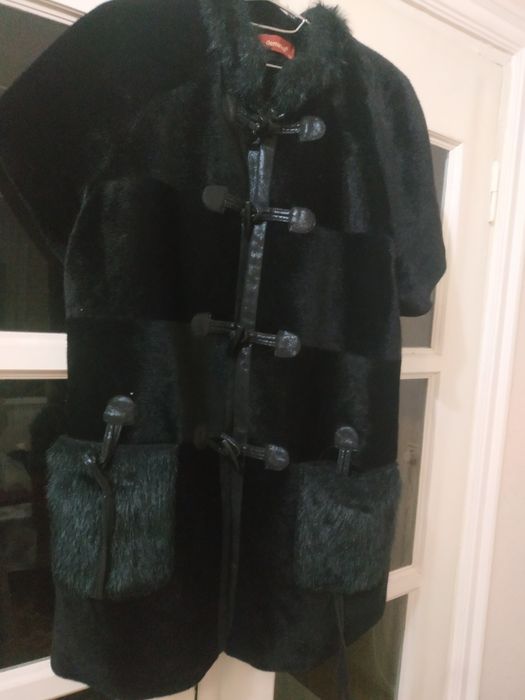 Новая, Натуральная мех, безрукавка длинная.