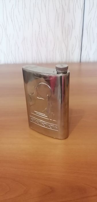 Продам фляжку для спиртных напитков