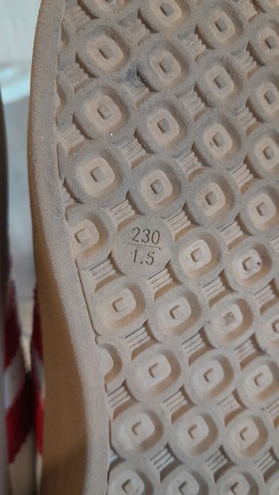 Кроссовки молодежные