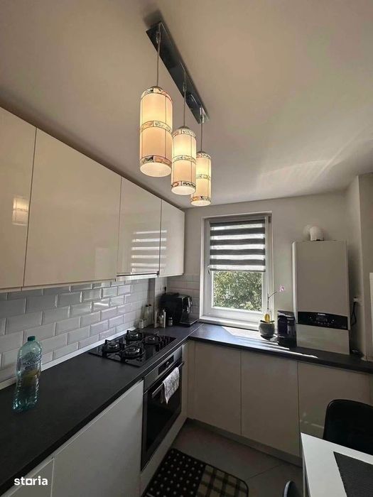 De vanzare apartament cu 3 camere, 2 balcoane, renovat, zona Pascal