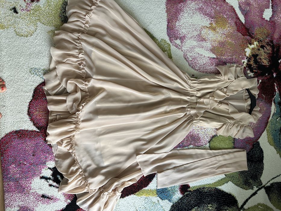 Rochii elegante de seara/de zi , in stare foarte buna