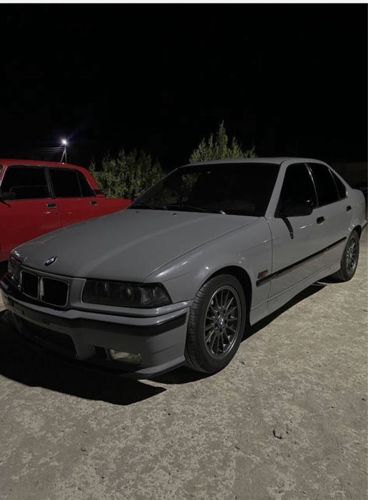 bmw e 36 sotiladi holati yaxshi egasi ayol kishi mexir berilgan mashin