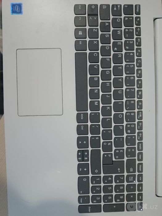 Lenovo noutbuk sotiladi
