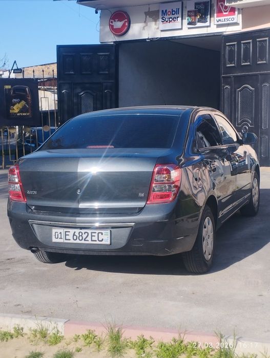 Продается автомобиль почти новый Кобальт