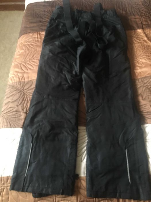 Ски екип УНИСЕКС подходящ за 13-14 г. почти нов