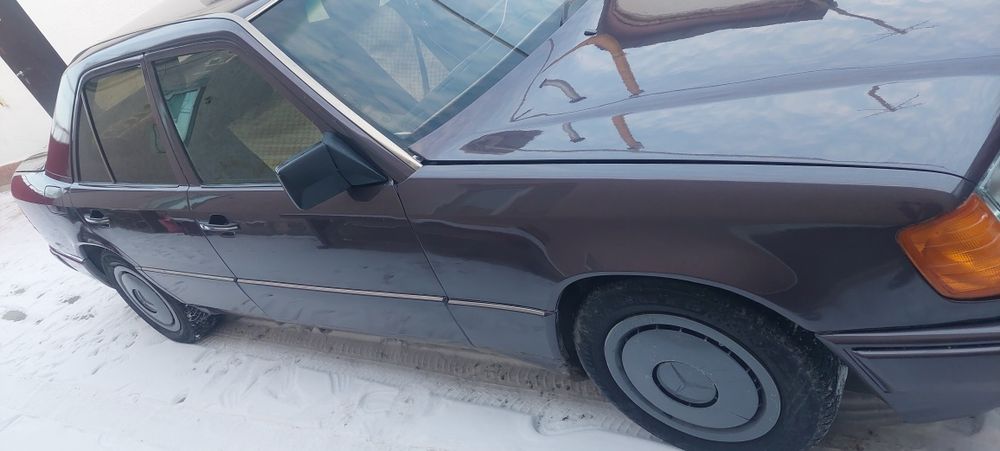 Мерседес 124 на ходу