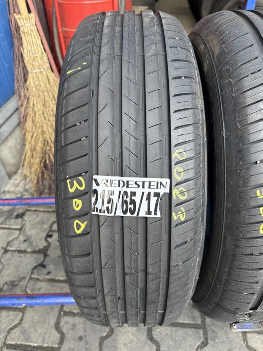 215/65/17 Vredestein