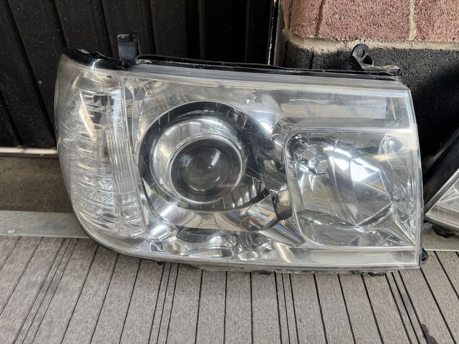 Фары Toyota Land cruiser