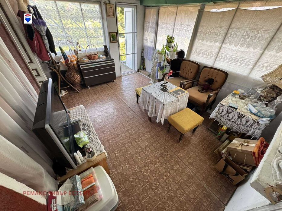 Вила на три етажа с. Николово, местност Дрибак