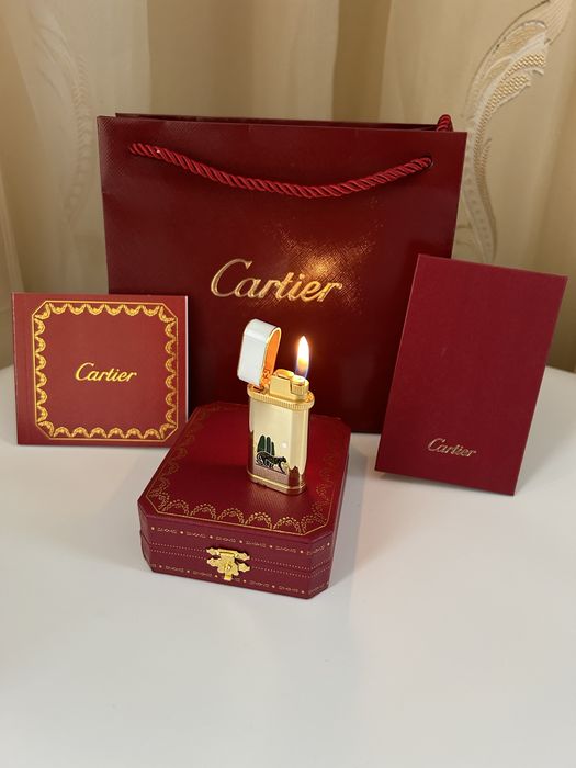 Cartier Panthere запалка с кутия и документи