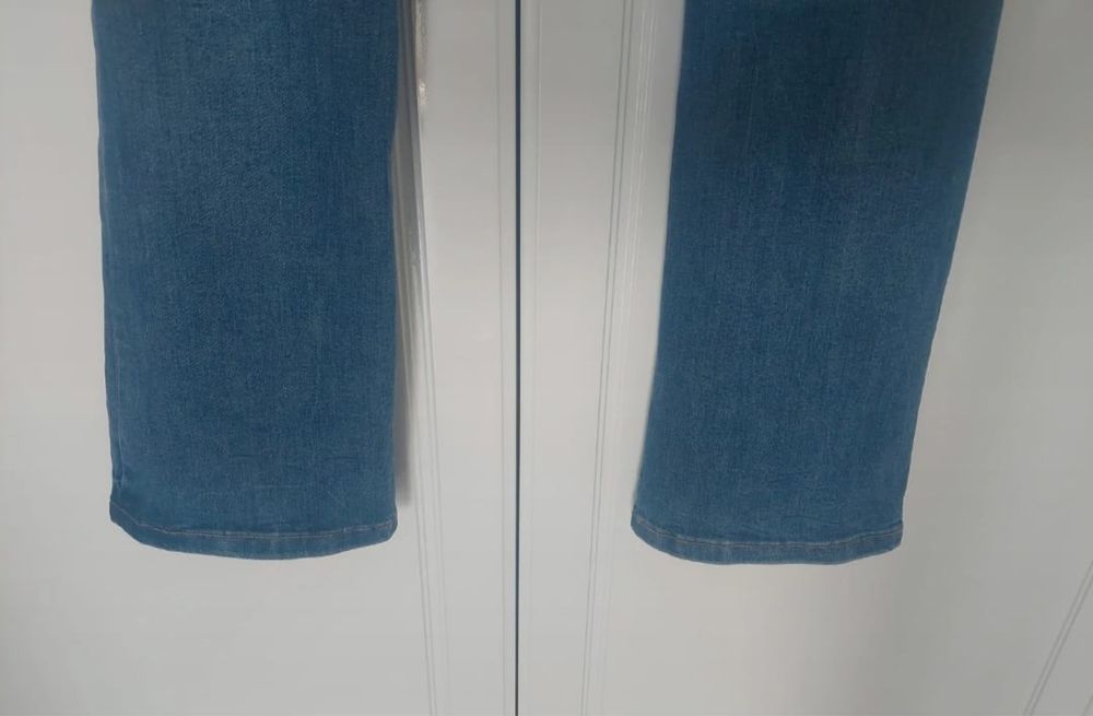 Blugi Zara evazati, marime 36