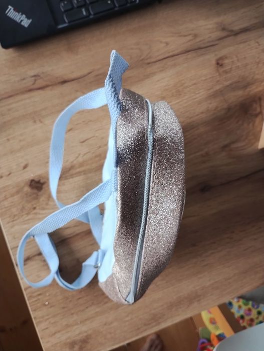 Продавам малка раница за дете с Елза от Замръзналото кралство