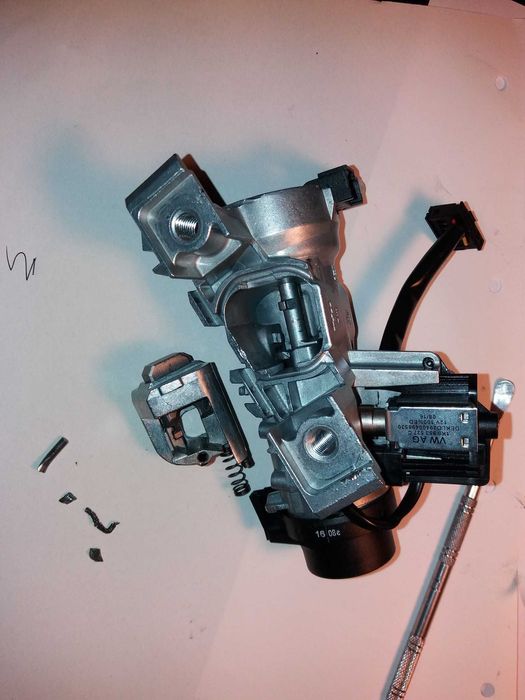Reparatii contacte blocate. Tobias Locksmith SRL