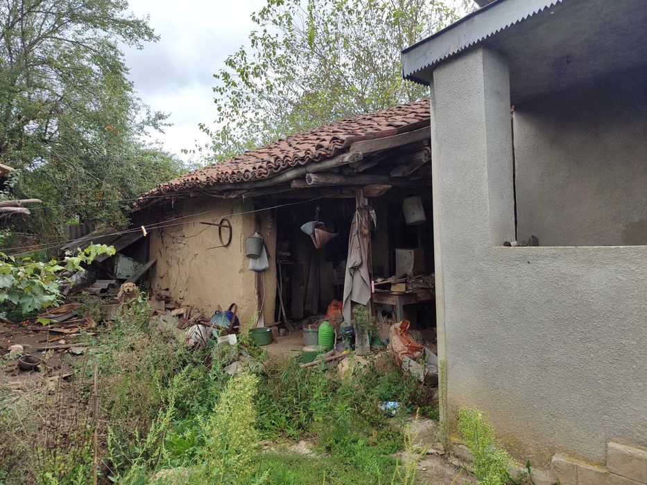 Къща с голям двор в Житен